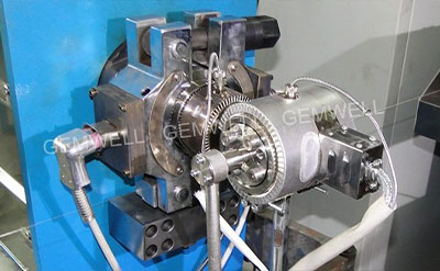 Wat is het doel van de Teflon-extrusiemachine?
