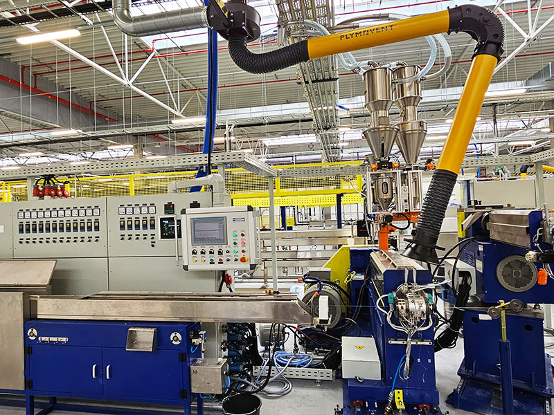Waar wordt een extrusiemachine voor gebruikt?